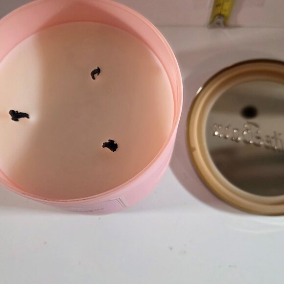 White Barn Champagne Toast 3-wick Candle Used - Picture 3 of 3